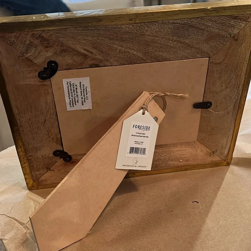 Foreside 4 x 6 Hammered Brass Photo Frame/NWT